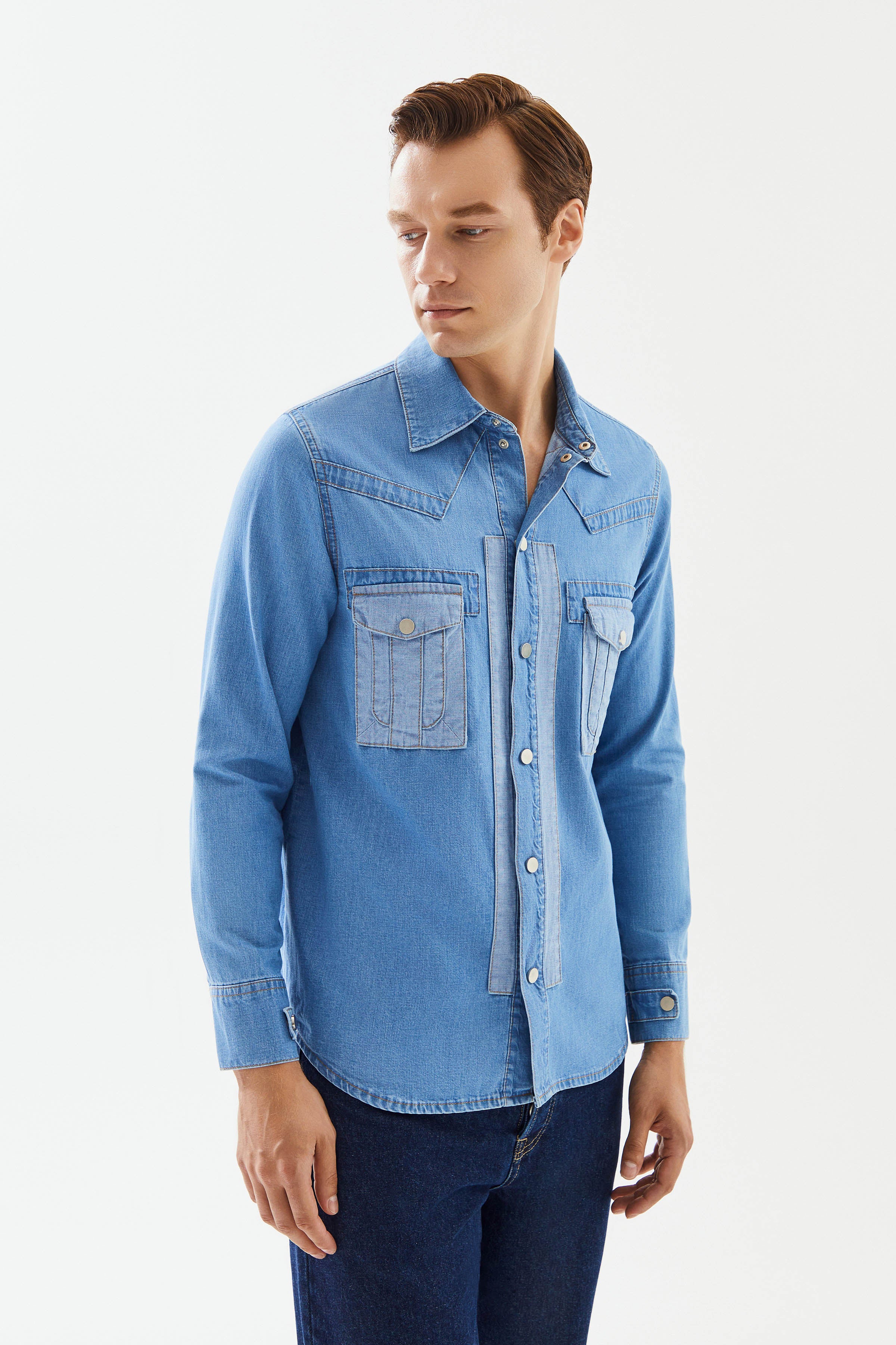 Erkek Açık Mavi Cepli Denim Gömlek