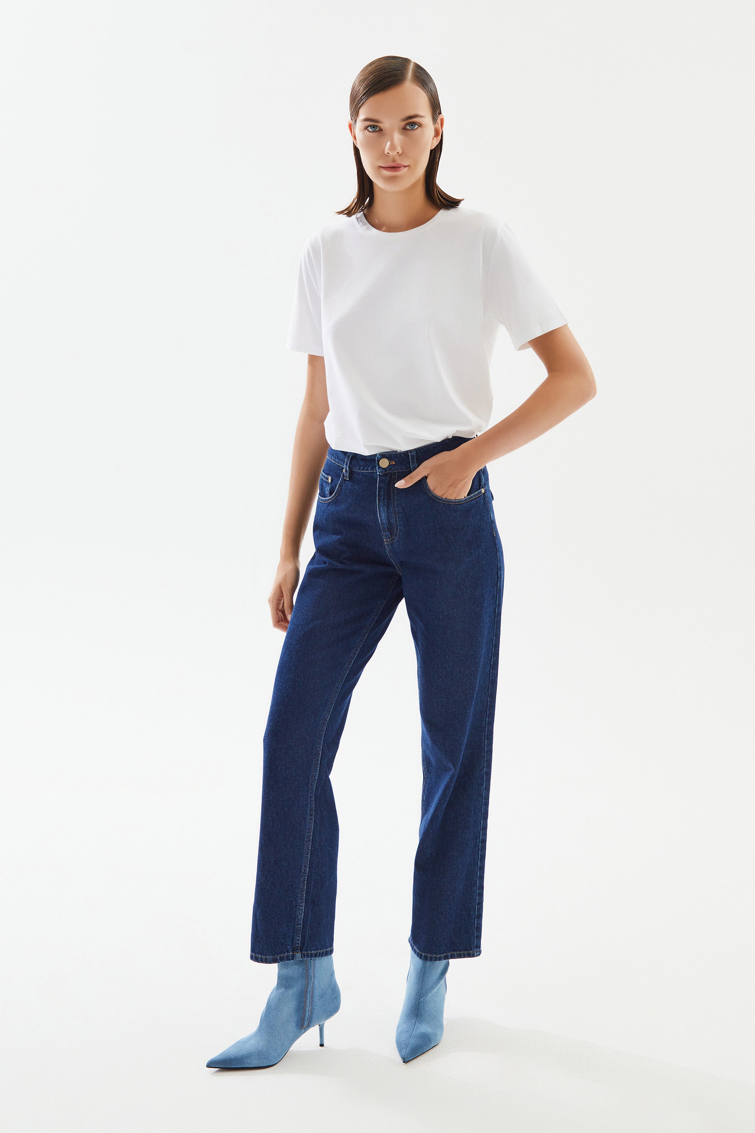 Women's Mid Rise Straight Denim Trousers