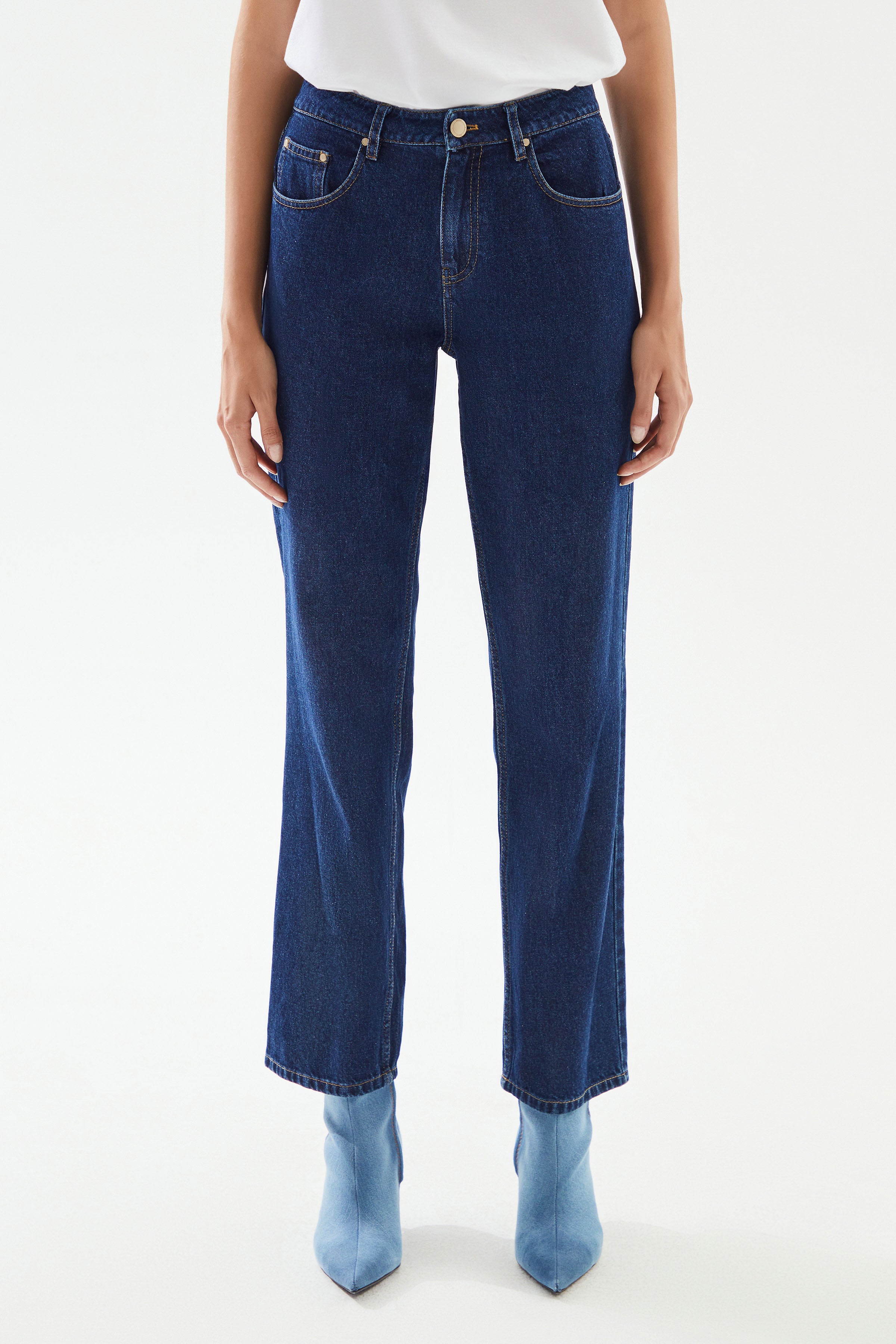 Women's Mid Rise Straight Denim Trousers