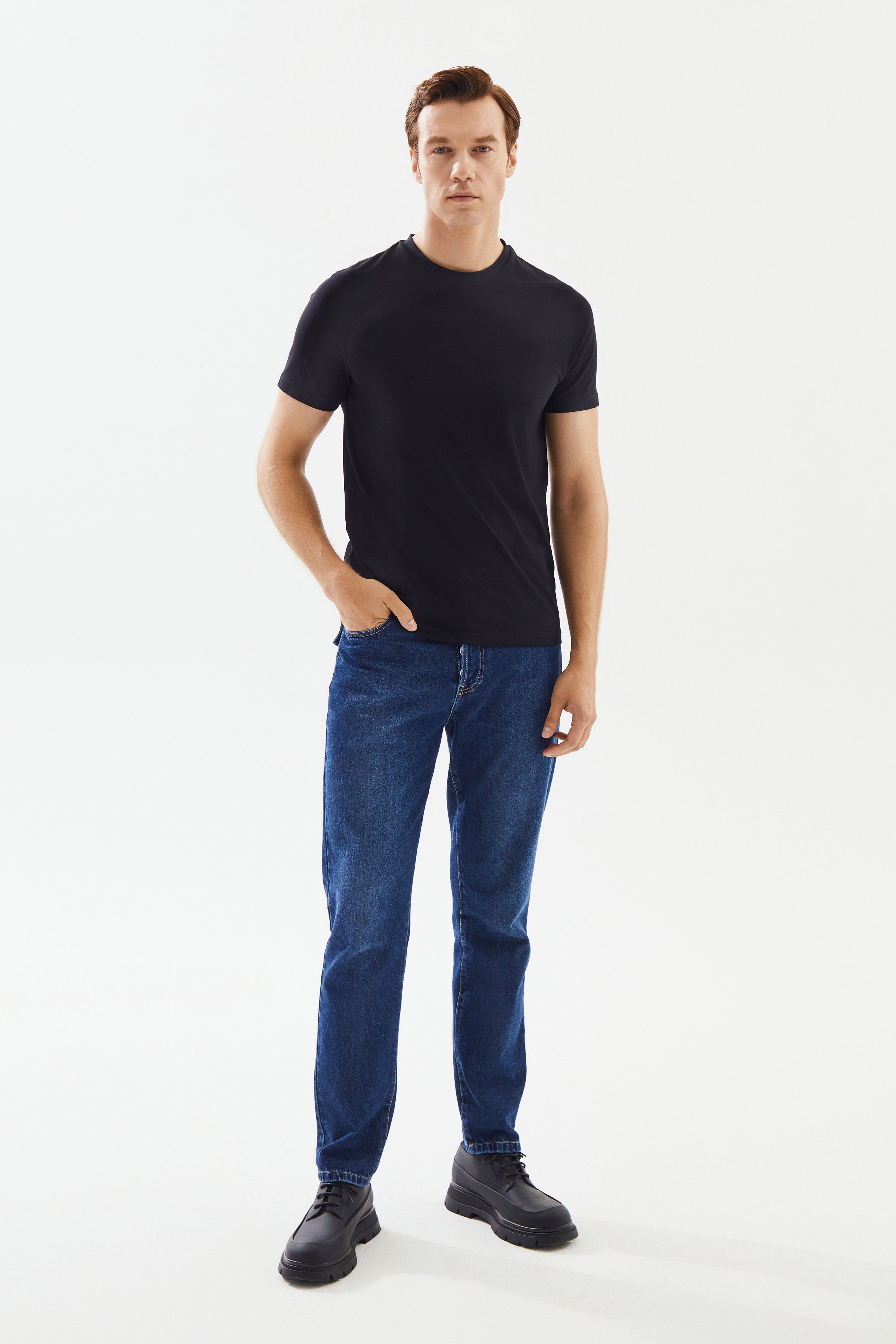 Erkek Lacivert Kapaklı Cep Denim Pantolon